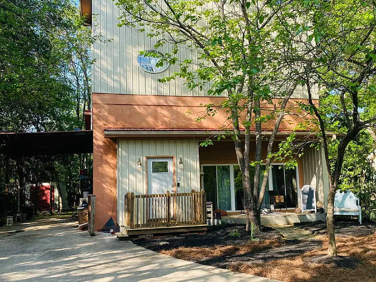 200 Northside Dr — Photo 2