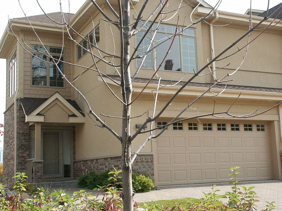 1st image of 473 Willoughby Way E