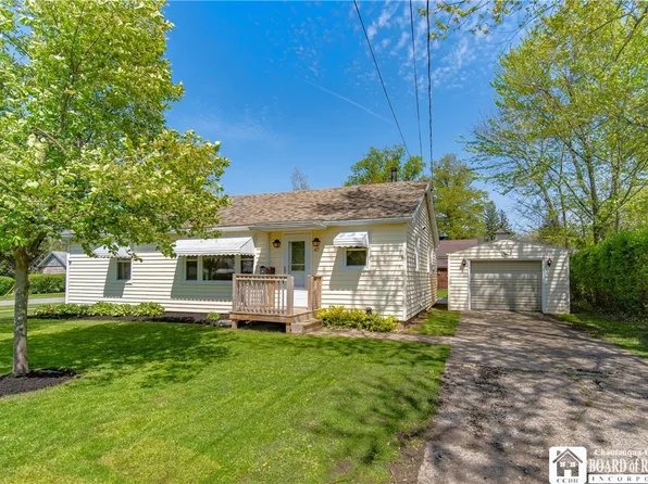 47 Crandall St, Westfield, NY 14787