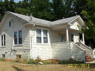 926 Saint Charles St, Elgin, IL 60120