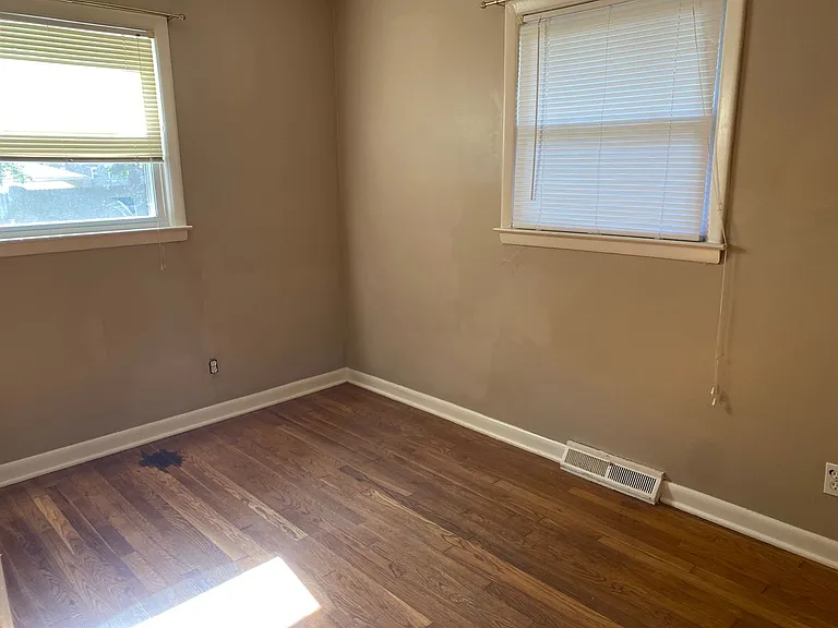 342 Hillcrest Dr — Photo 8