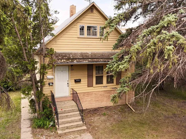 725 5th St NE, Minot, ND 58703