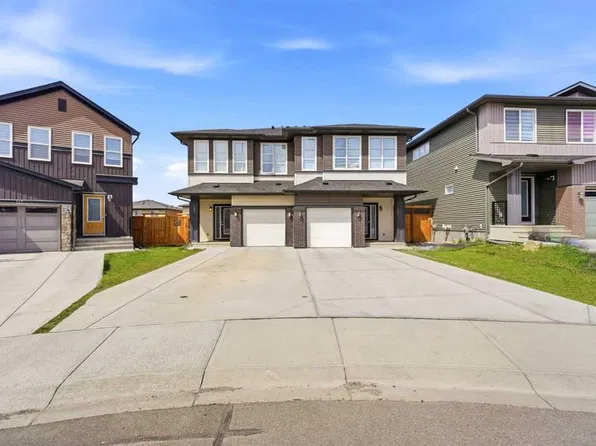 121 S Carringvue Park NW, Calgary, AB T3P 1L1