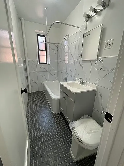 1730 East 14th Street — Photo 4