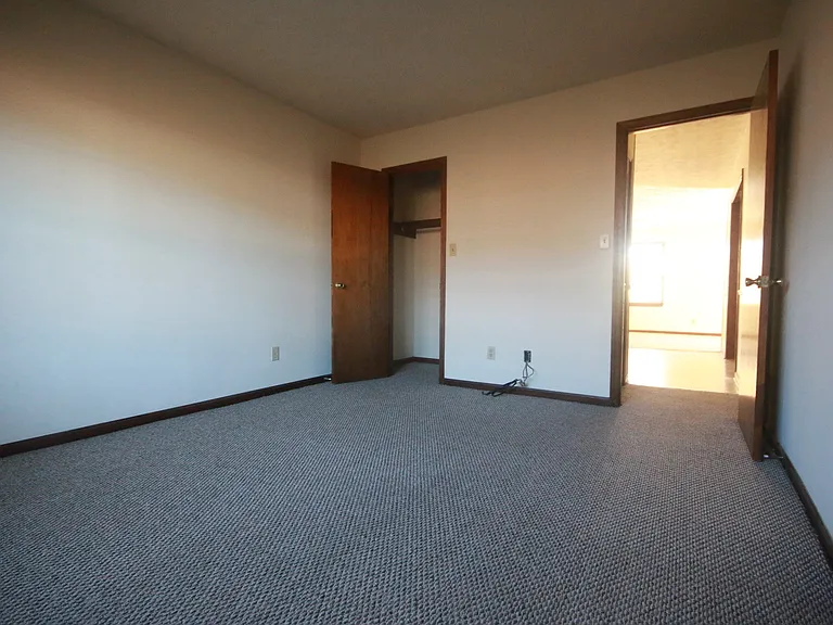 129 Williamson St SW — Photo 18