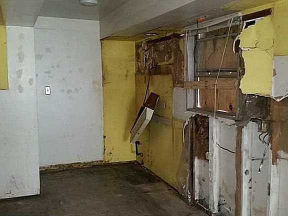 5th image of 2831 Hillside Ave