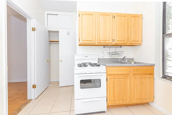 Rented by MySpaceNYC | media 12