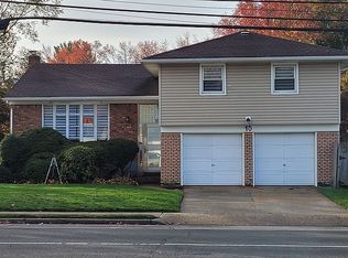 10 Brookfield Rd, Valley Stream, NY 11581