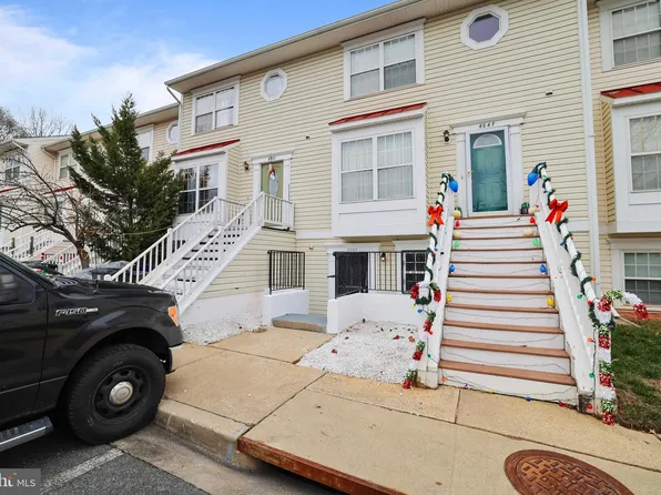 6069 64th Ave #8, Riverdale, MD 20737