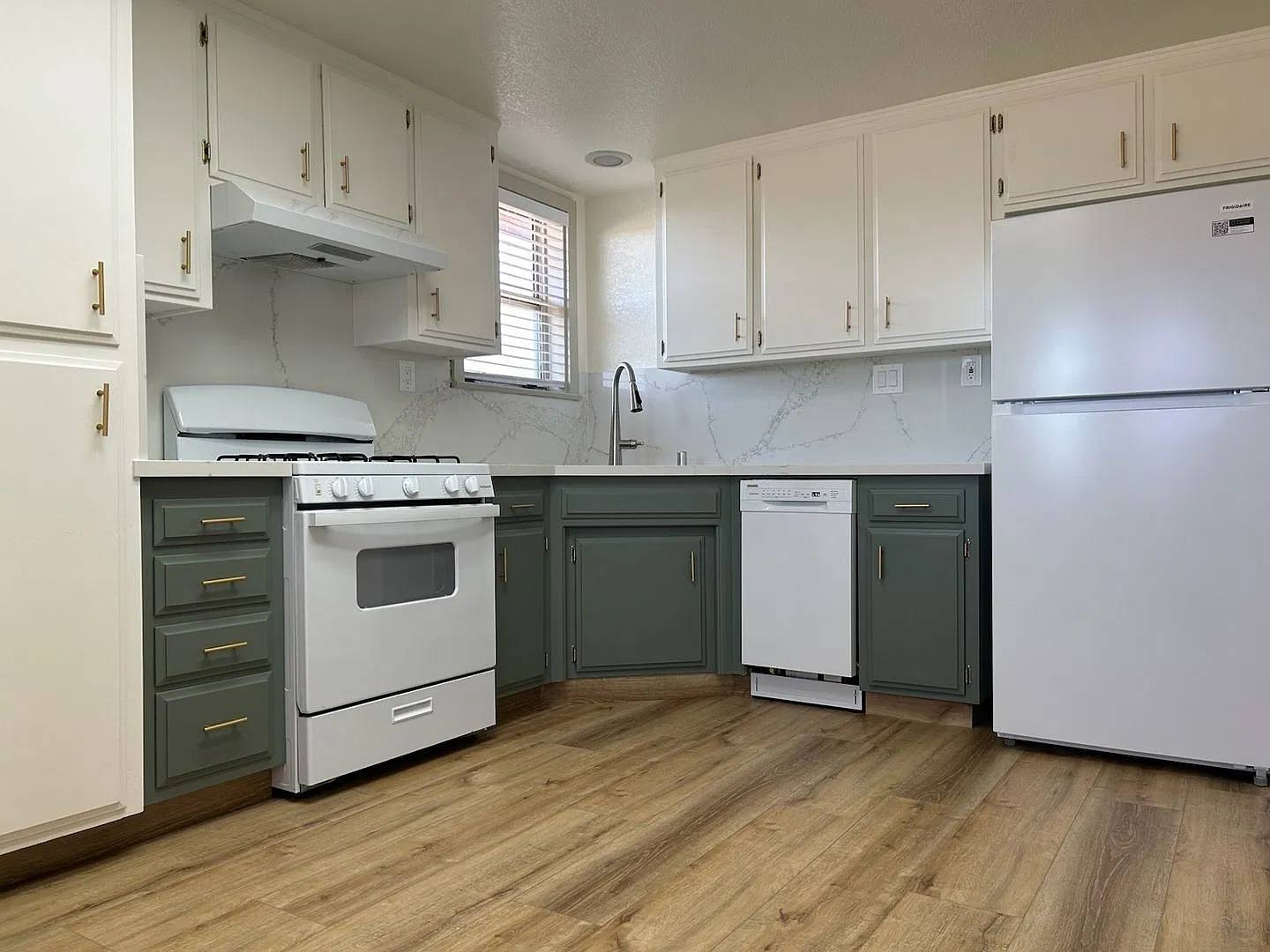 112 S. Valley St. — Photo 4