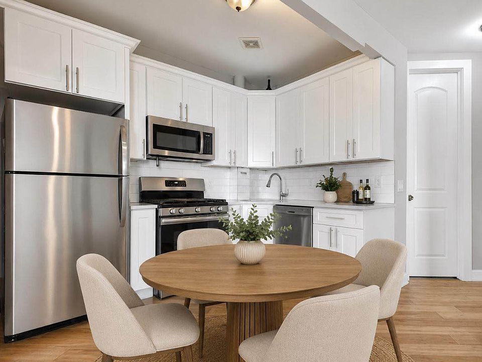 1st image of 546 Chauncey St APT 2
