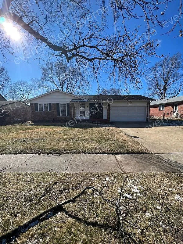 1371 Sherwood Forest Dr photo 1