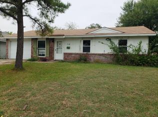 718 W Grenoble Dr, Grand Prairie, TX 75052
