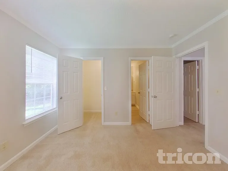 90 Chadford Rd — Photo 6
