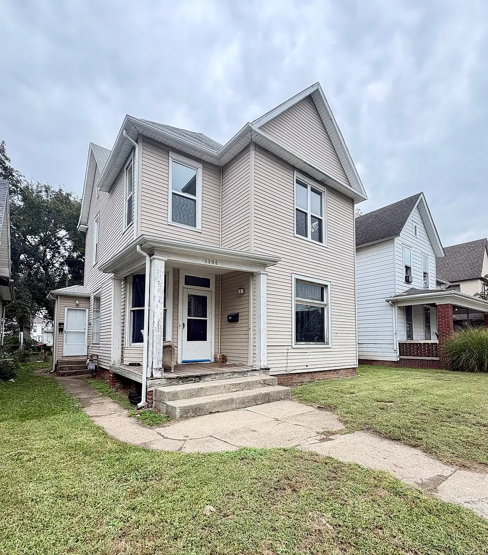 1206 Heath Street — Photo 1