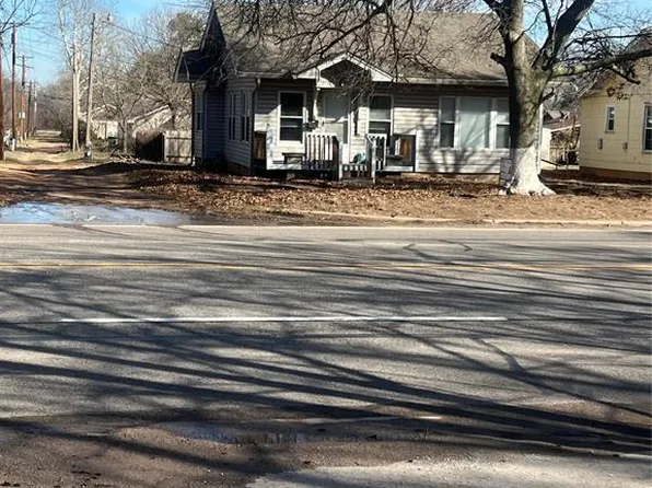 506 N Broadway St, Marlow, OK 73055