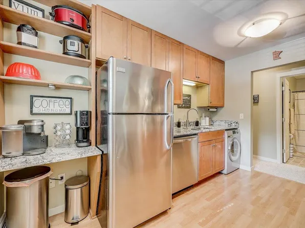 1620 Charlton St APT 112, West Saint Paul, MN 55118