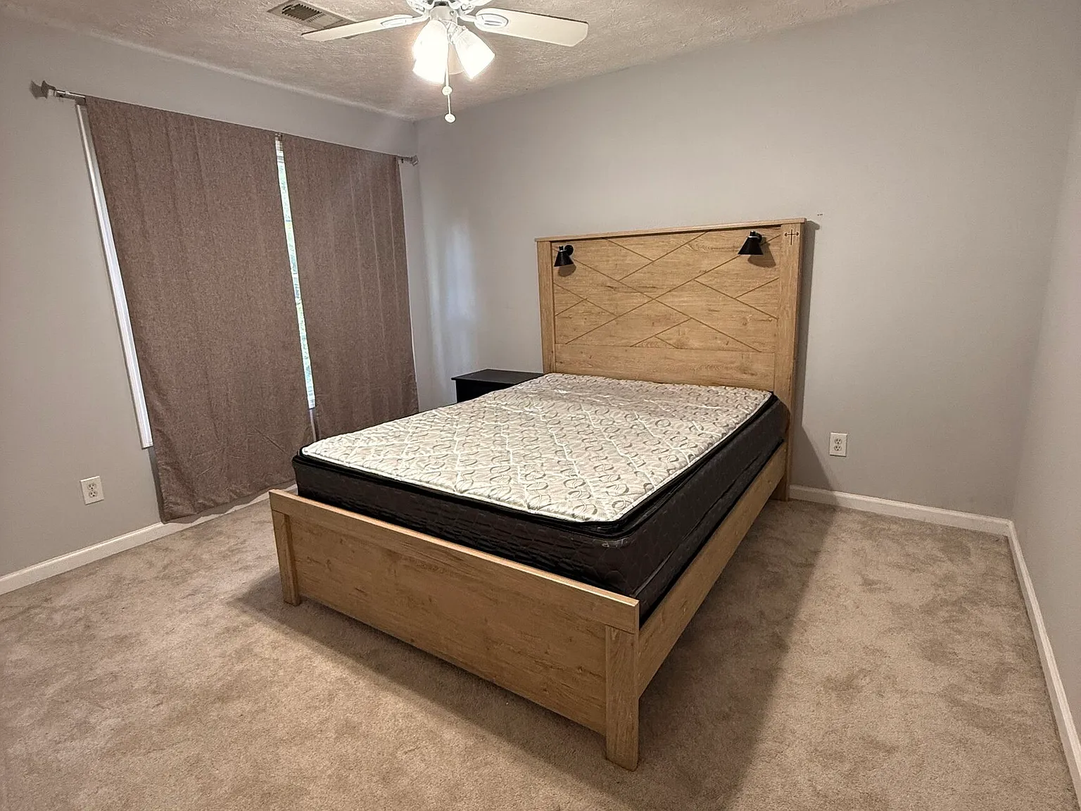 3 bed, 2.5 bath, 1773 sqft, $2,200 — Photo 3