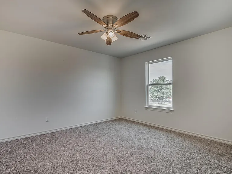816 W Nevada Ave — Photo 28