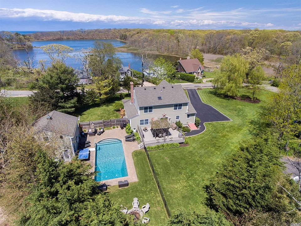 210 Soundview Ave, Peconic, NY 11958 Zillow