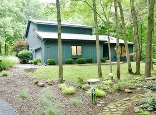 3906 E Tupelo Dr, Midland, MI 48642