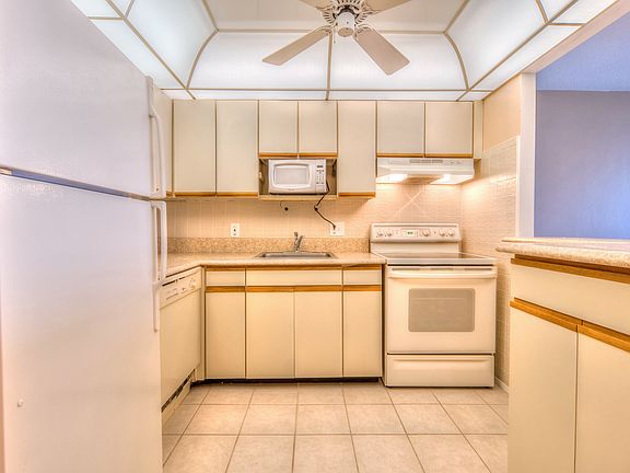 5th image of 925 N Halifax Ave APT 210