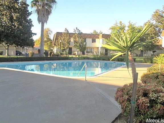 3rd image of 7680 La Mancha Way