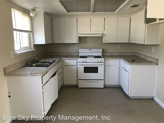 5th image of 1020 N Leslie St APT 2