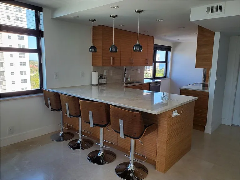 1401 N Riverside Dr #807 — Photo 16