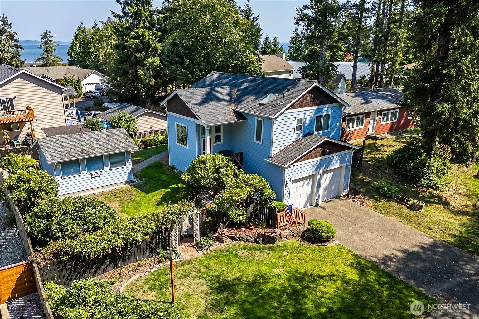 762 Evergreen Avenue SE photo 1