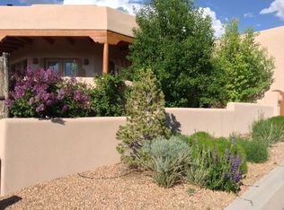 15 Calle Vecinos, Santa Fe, NM 87507