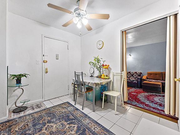 4th image of 2727 Ocean Pkwy APT D2