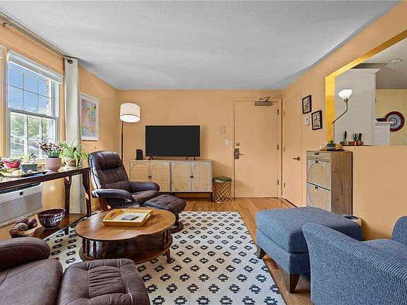 3rd image of 4080 Post Rd APT 10