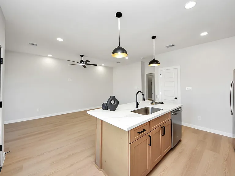 9824 Nedwald St — Photo 20