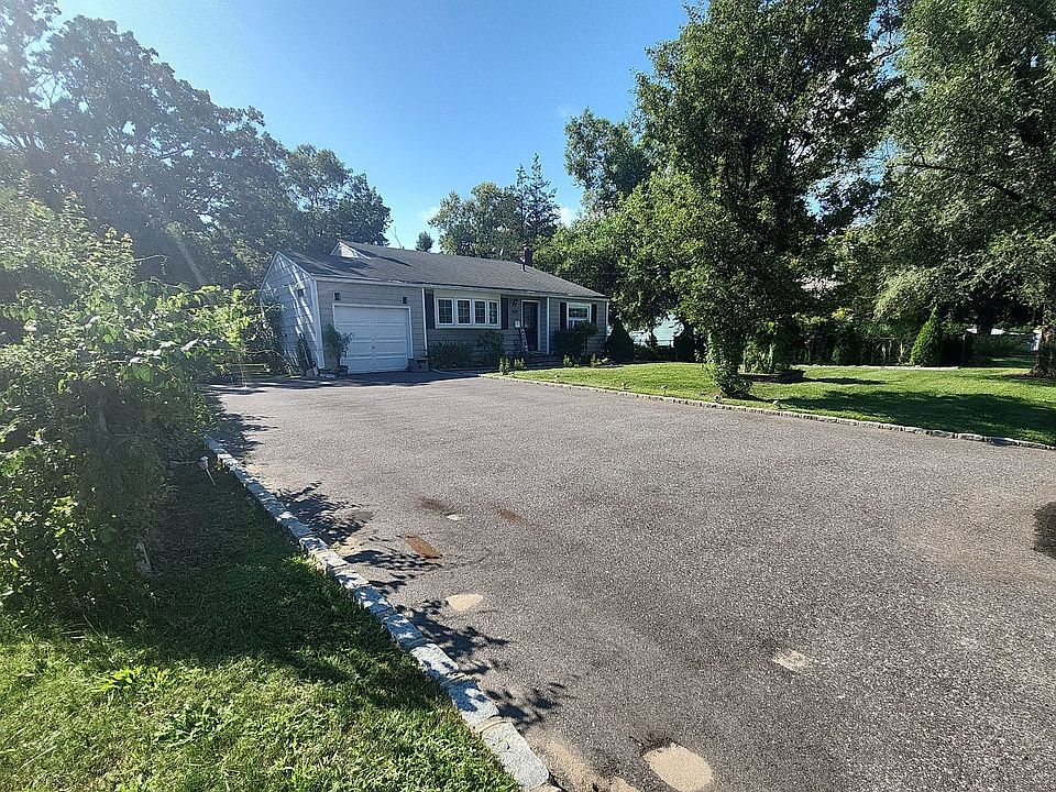 1560 N Gardiner Dr, Bay Shore, NY 11706 Zillow