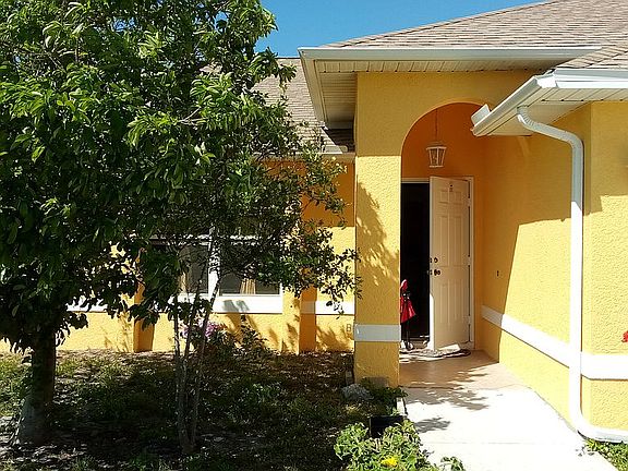 2nd image of 304 NW 22nd Ct