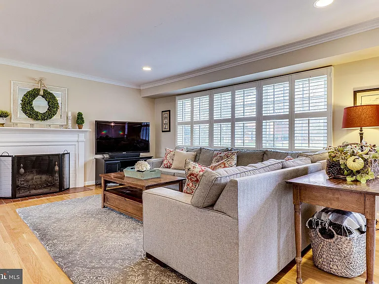 6519 Engel Dr — Photo 8