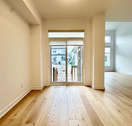 4th image of 171 Bliss Cres