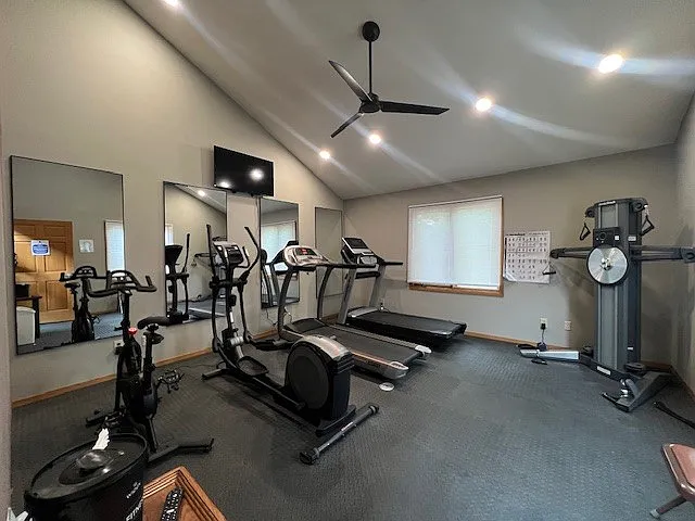 3951 Fairway Hills Dr — Photo 32