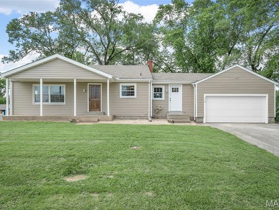 410 Brown Rd, Saint Peters, MO 63376