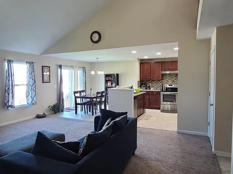 1036 Autumn Crest Ln — Photo 6
