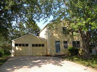 3220 Yellowstone Dr, Lawrence, KS 66049