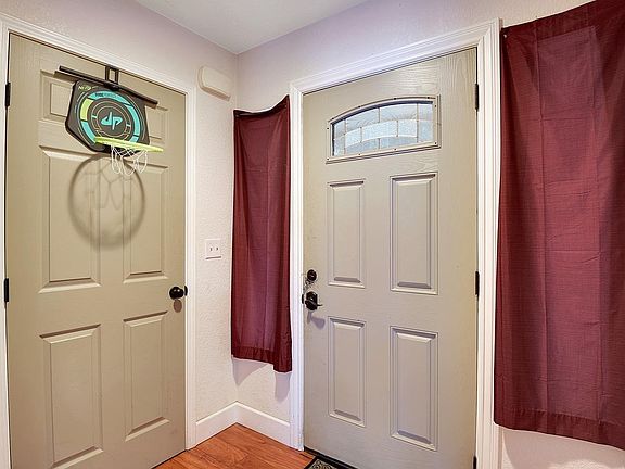 5th image of 1533 Hickory Ln