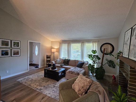 3rd image of 11249 SE 322nd St