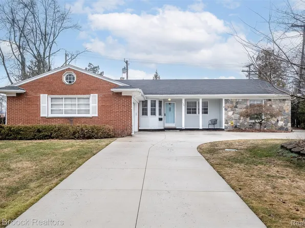 138 S Cranbrook Cross Rd, Bloomfield Hills, MI 48301