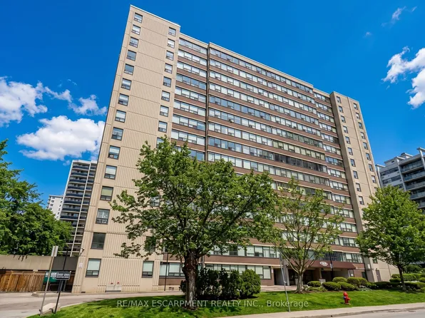 120 Duke St N #504, Hamilton, ON L8P 4T1