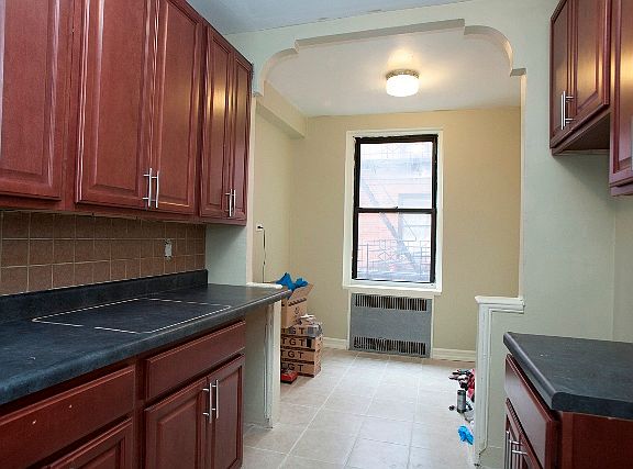 2nd image of 200 E 18th St APT 5E