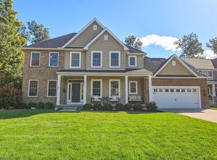 607 Crestview Dr, Bay Village, OH 44140