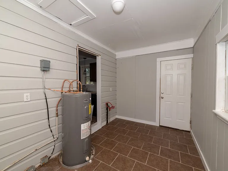 610 N Fir St — Photo 11