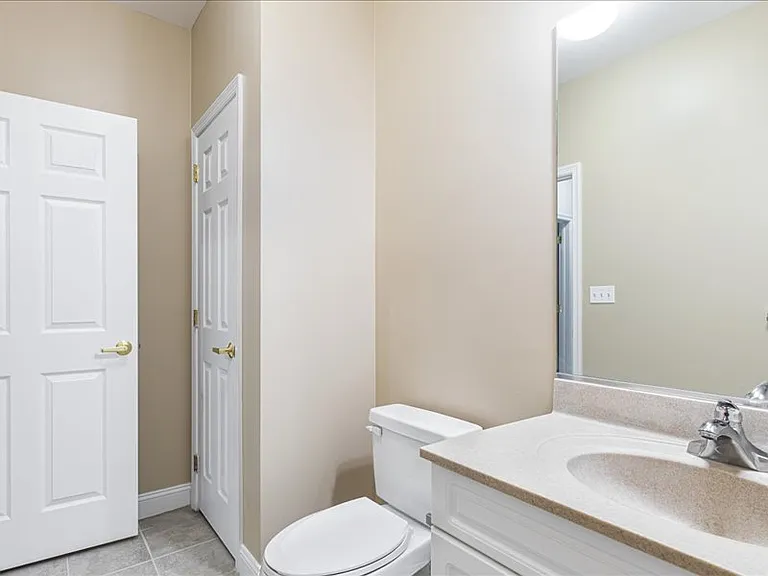 North Pointe Apartments — Photo 86
